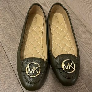 Like New Michael Kors Flats with Gold Hardware